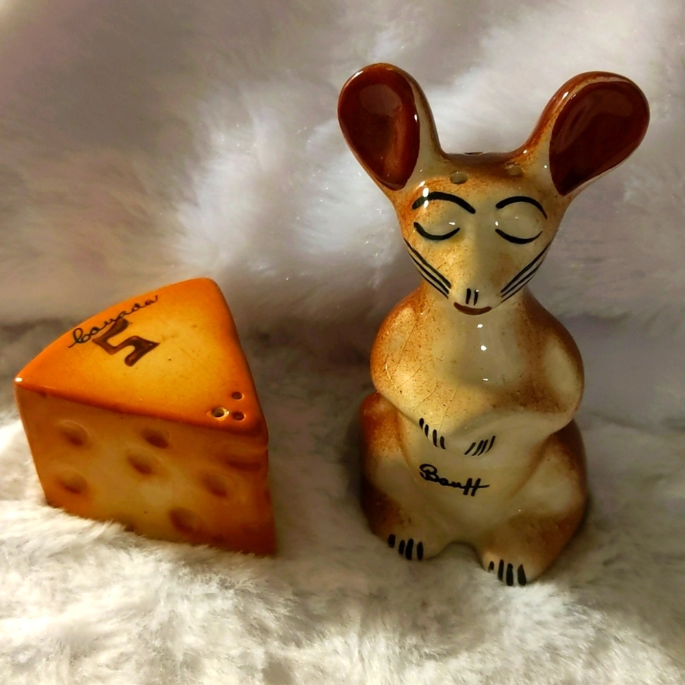 Vintage 1950's Mouse and Swiss Cheese salt & Pepper Shakers Banff Canada 5